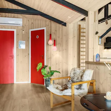 Сasa de vacaciones Ernavej 4a, Lovely For Rent In The First Dune Row Løkken